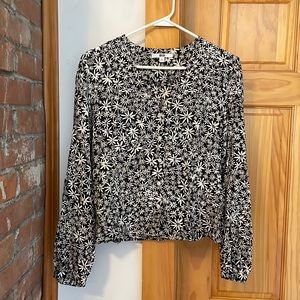UNIQLO daisy floral blouse